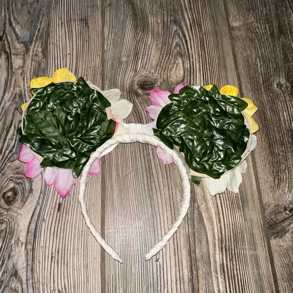 Disney Flower  Mickey Mouse Ears Handmade 
Soft Comfortable Flirwl Lightweight - Picture 6 of 6